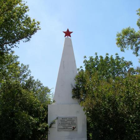 Братское кладбище Воинов Приморской Армии - 5 км. Балаклавского шоссе