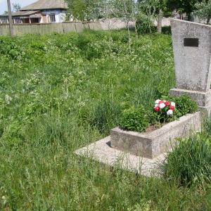Могила детей, погибших при бомбежке в с. Шаповаловка Борзнянского района
