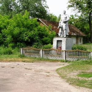 Братская могила в с. Малая Загоровка Борзнянского района