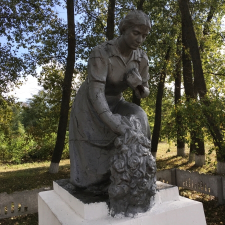 Братская могила в с. Корнеевка Барышевского района