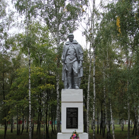 Братская могила в с. Подолки Липово-Долинского района