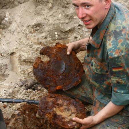 Диски к пулемету ДП , найденые с останками советских солдат