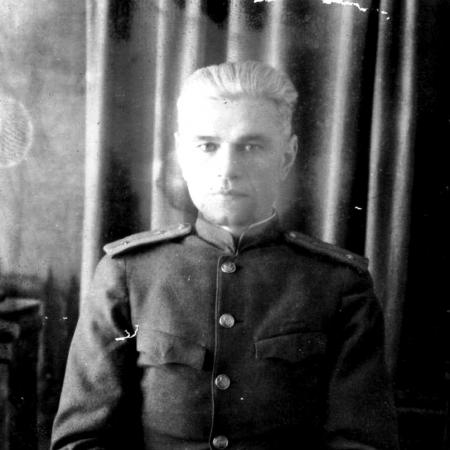 Младший лейтенант И.Е. Кипаренко, вторая половина 1945 года