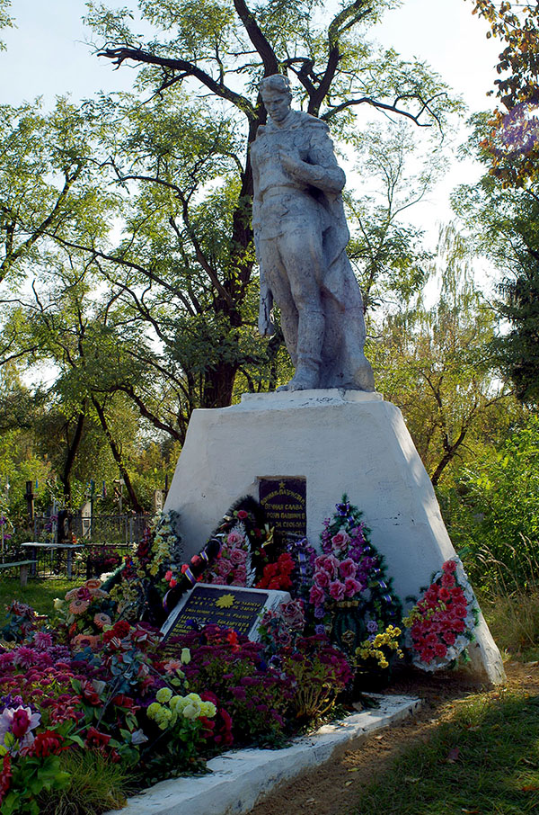 Братская могила на Покровском кладбище