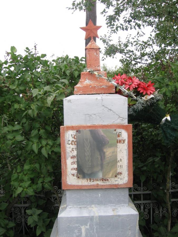 Братская могила в пгт. Серпневое Тарутинского района