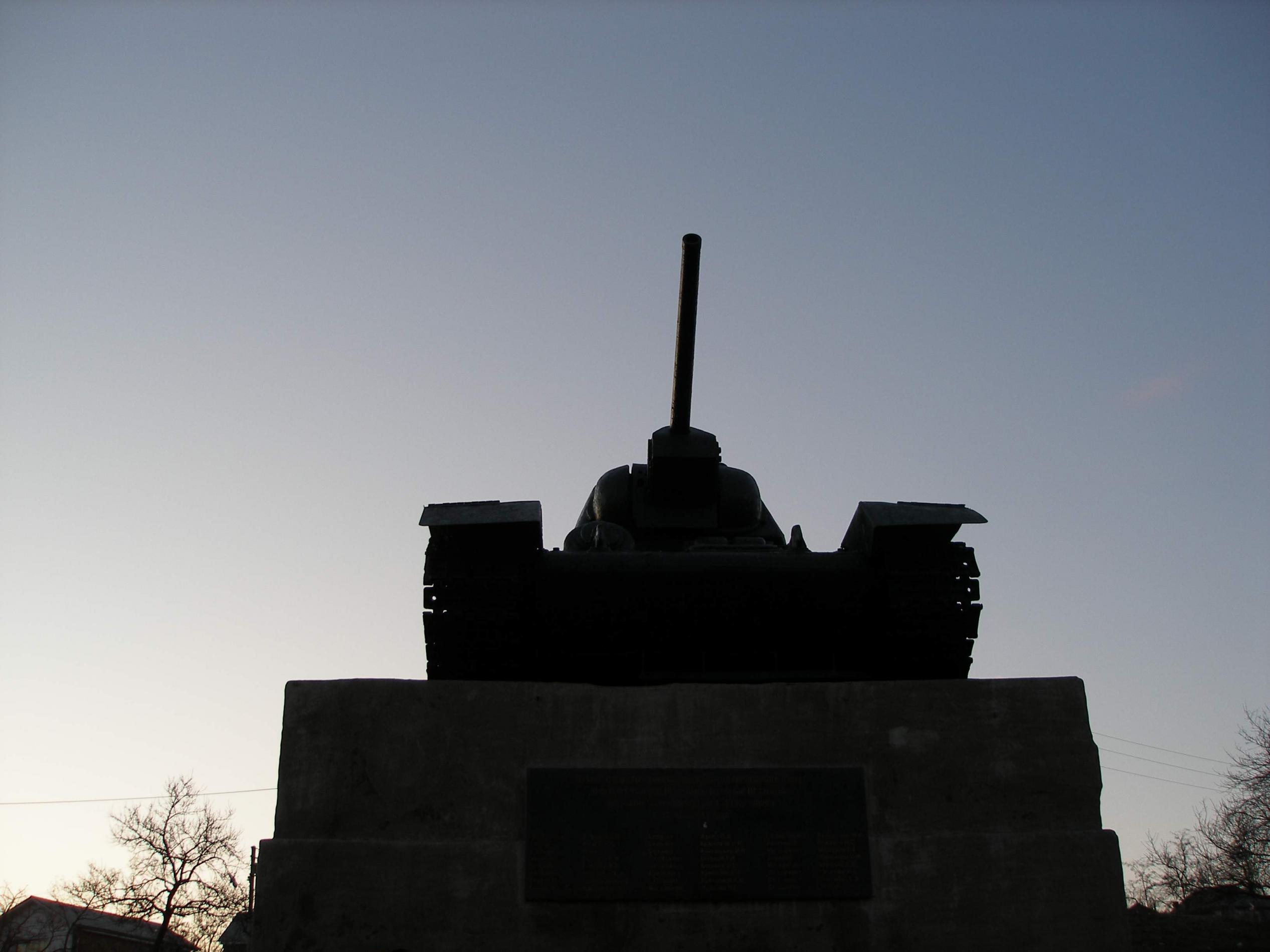 Красная Горка, Братская могила Воинов танкистов