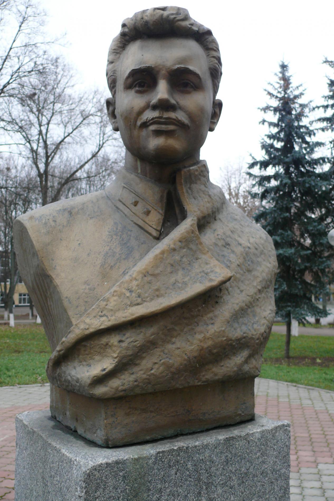 Памятник Герою Советского Союза Ивану Кудре