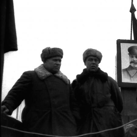 Освобожденный Ростов, на трибуне Хрущев, секретарь обкома Двинский, маршал Малиновский, 1943 год.