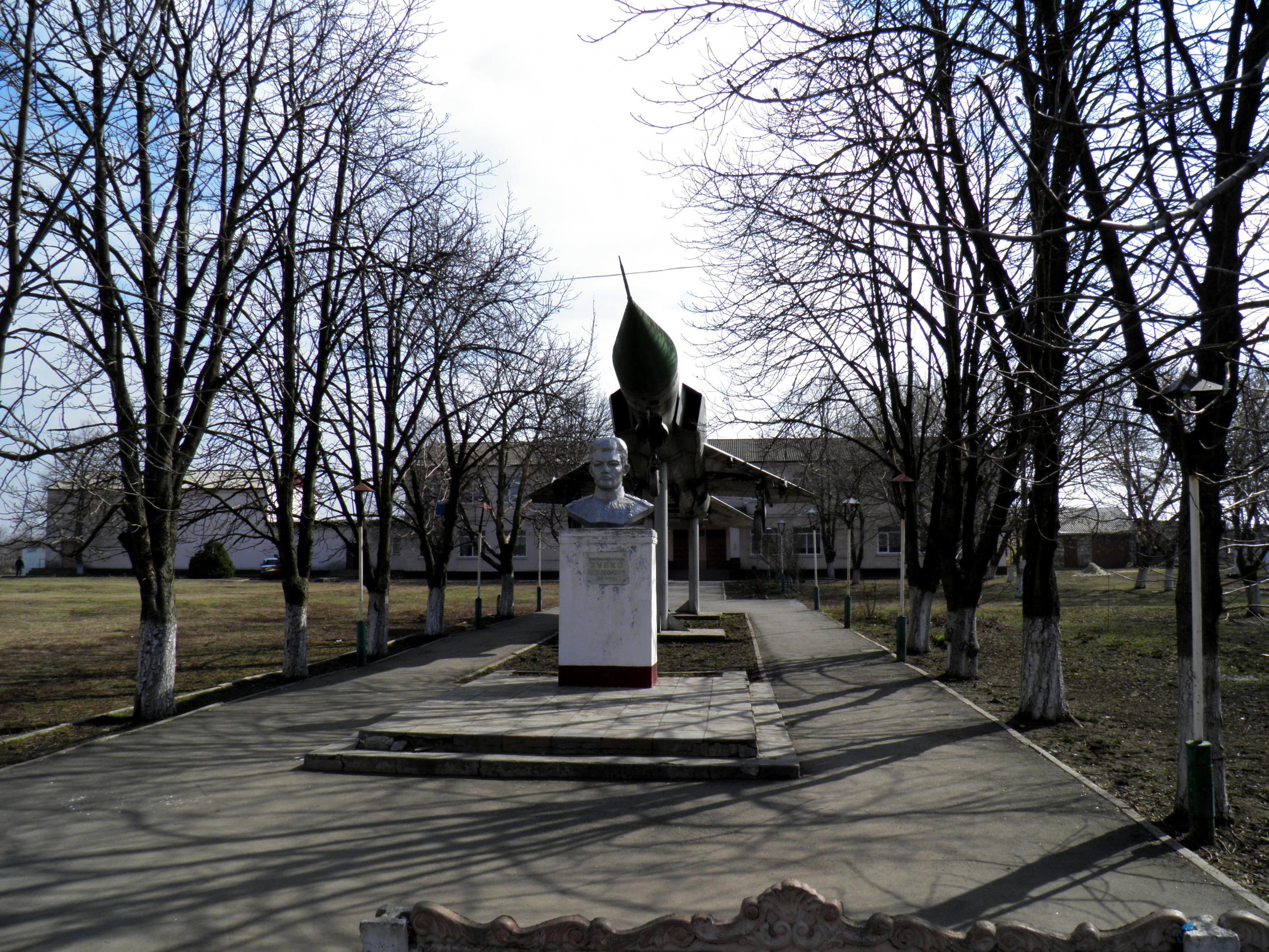 Братская могила в с. Лесное Тарутинского района