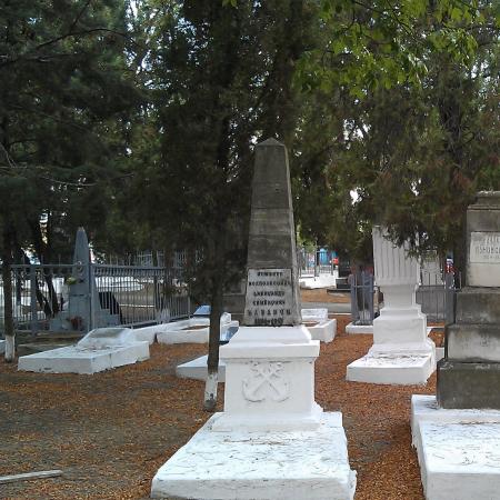  Кладбище Коммунаров