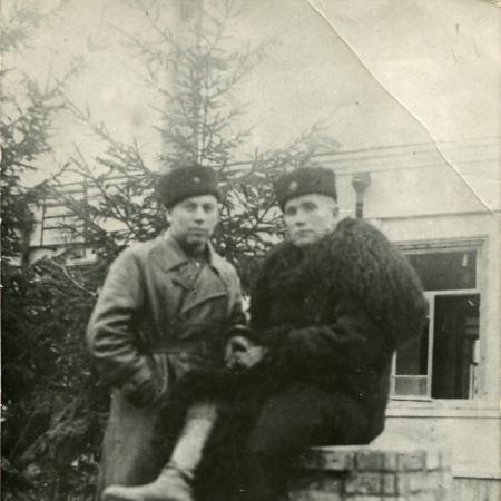 М.И. Наумов и В.А. Андреев 31 декабря 1943 г. в пгт Городница Житомирской обл.