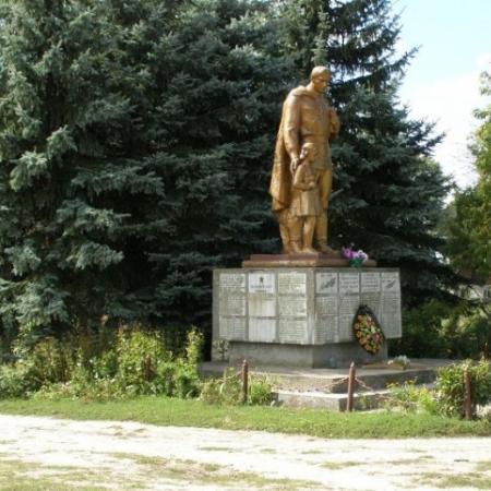 Братская могила в с. Черныш Черниговского района