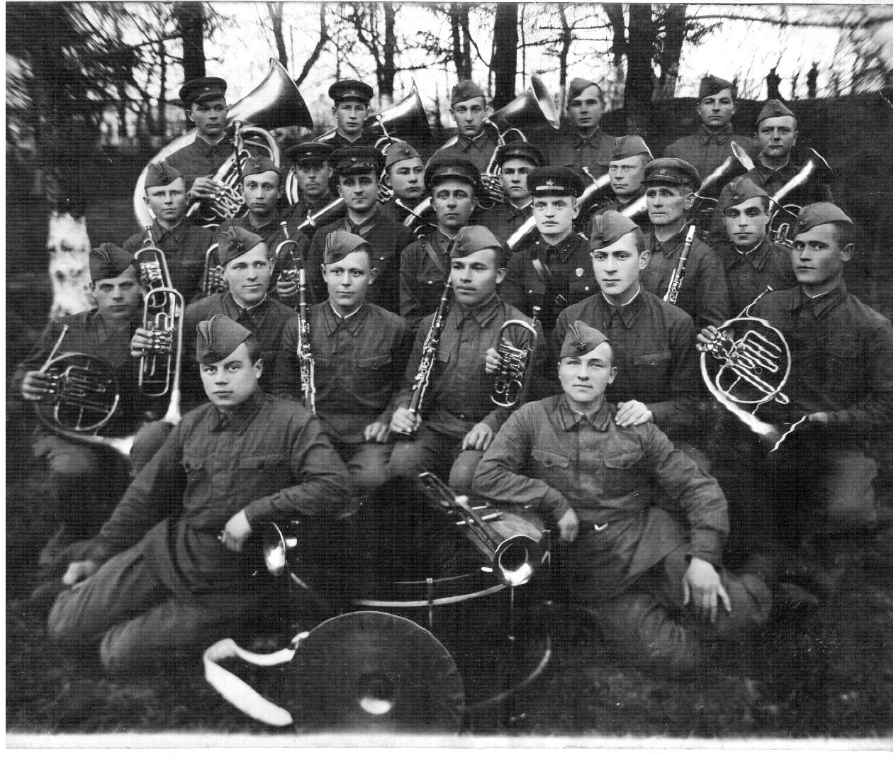 Оркестр 104 стрелкового полка, г. Олыка, май 1941 г. 