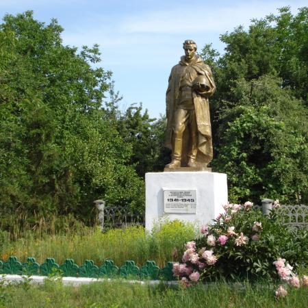 Братская могила 2700 мирных жителей и военнопленных в пер. Западный