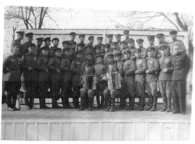 Солдатский хор 6-го Гвардейского механизированного полка, г. Каракал, Румыния, в/ч 05858, 1947 г. 