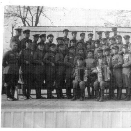 Солдатский хор 6-го Гвардейского механизированного полка, г. Каракал, Румыния, в/ч 05858, 1947 г. 
