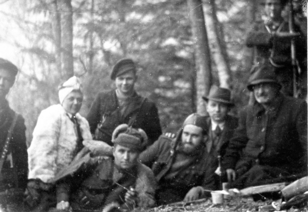 Константин Попов (в центре) с товарищами, Словакия, Татры