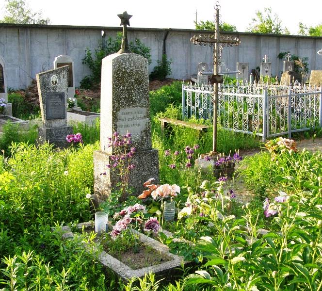 Групповое захоронение на кладбище г. Борзна