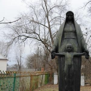 Памятник односельчанам в с. Дзвонковое Васильковского района