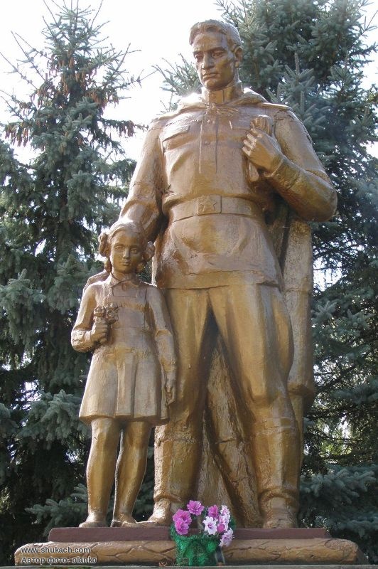 Братская могила в с. Черныш Черниговского района