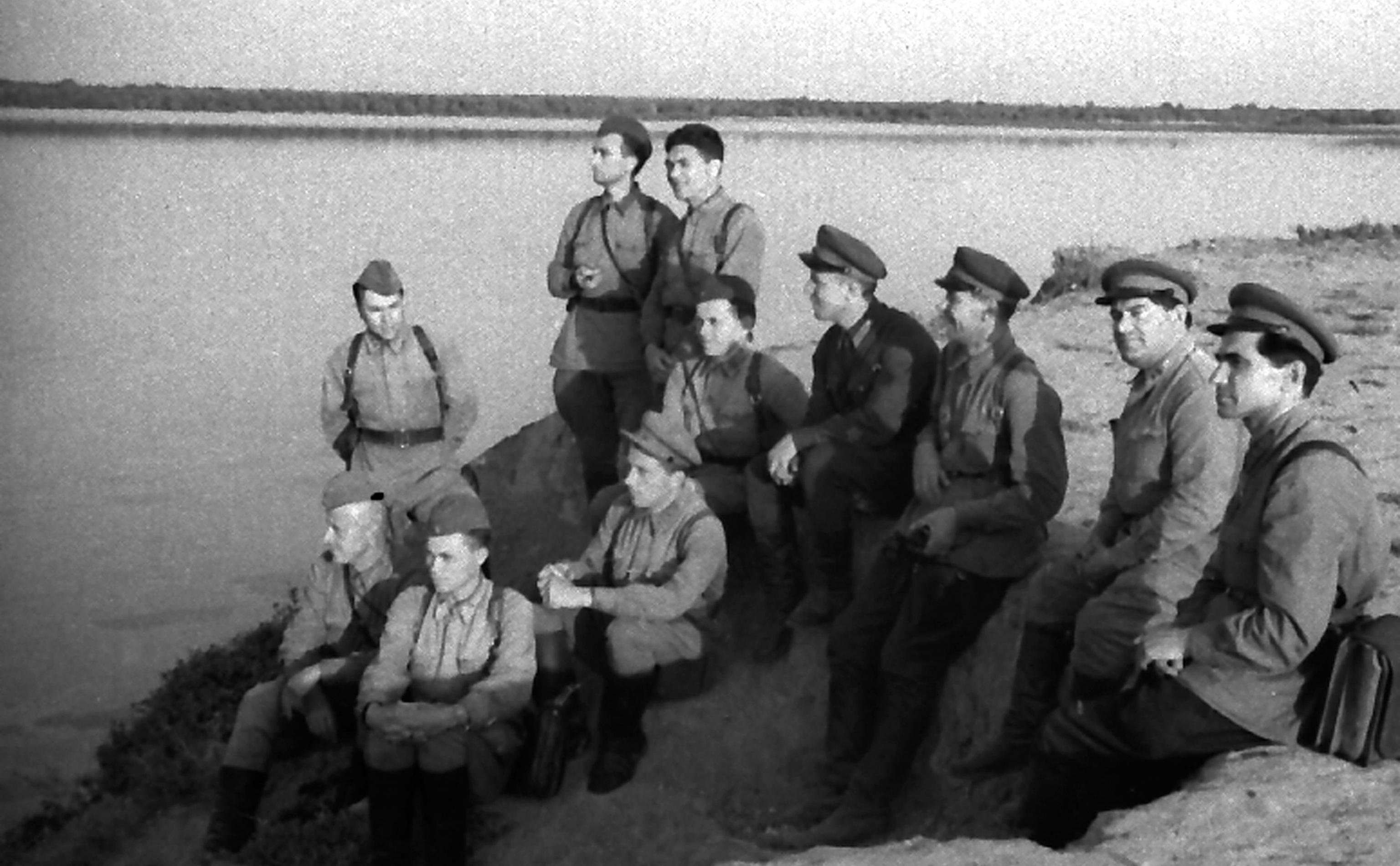 Берег Волги, чуть южнее Сталинграда, 1942 год.