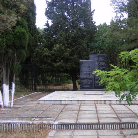 Памятник Болгарским коммунистам в б. Омега