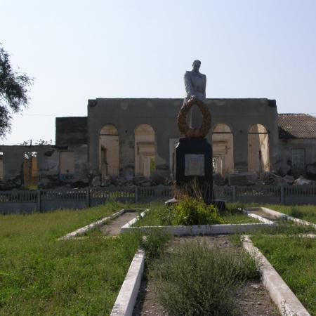 Братская могила в с. Петрово Софиевского района