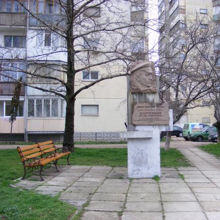 Памятник Бирюзову Сергею Семеновичу 