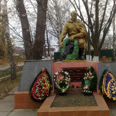 Братская могила в селе Блиставица, Бородянский район Киевской области.