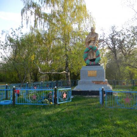 с. Радгоспное (п. Совхозный), братское воинское захоронение