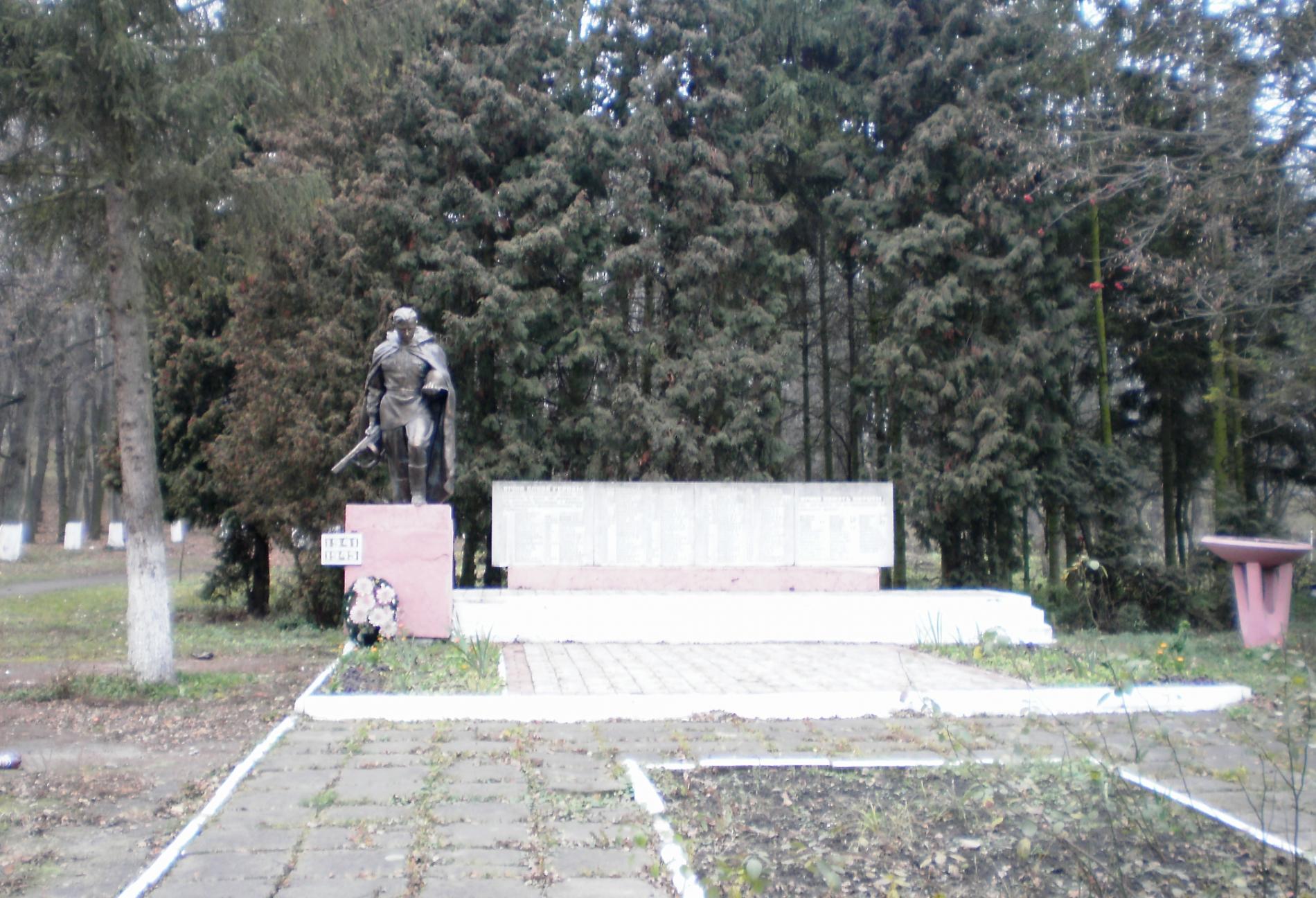 Братская могила в пгт. Большовцы Галицкого района