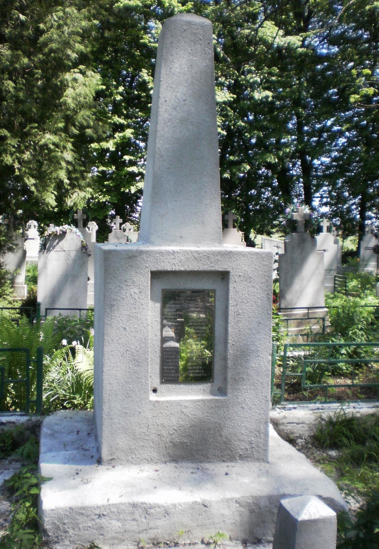 Братская могила в пгт. Лисец Тисменицкого района