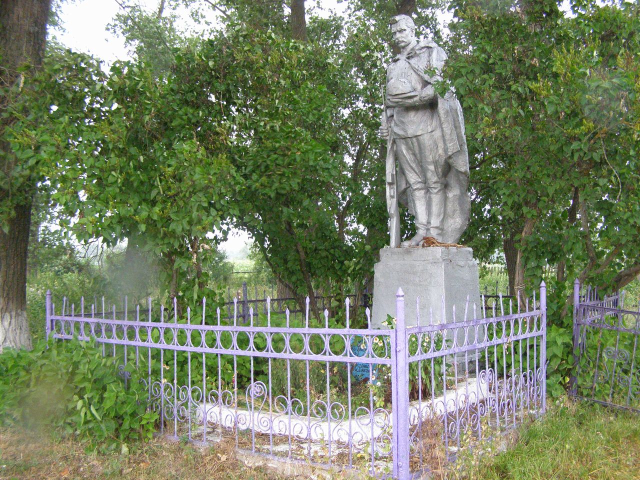 Братская могила в с. Жеведь Черниговского района Черниговской области