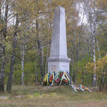 Урочище Кривуливщина, Братские могилы мирных жителей и военнопленных