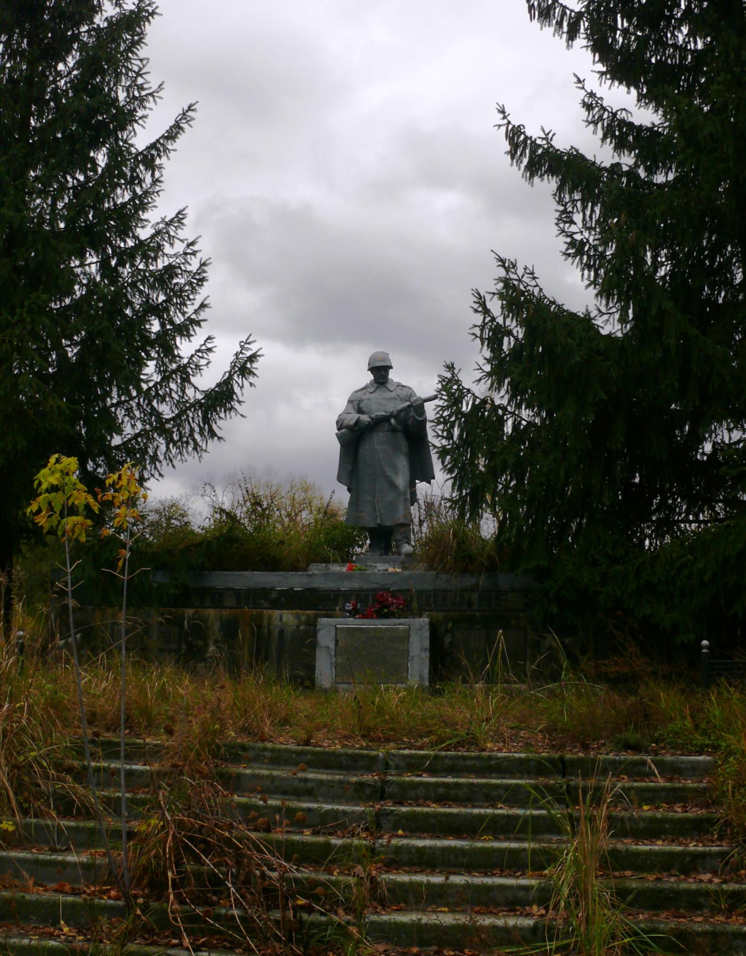 Памятник воинам-землякам в с. Корогод, Чернобыльская зона отчуждения