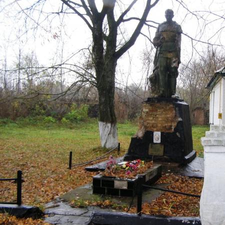 Братская могила в с. Щасновка Бобровицкого района