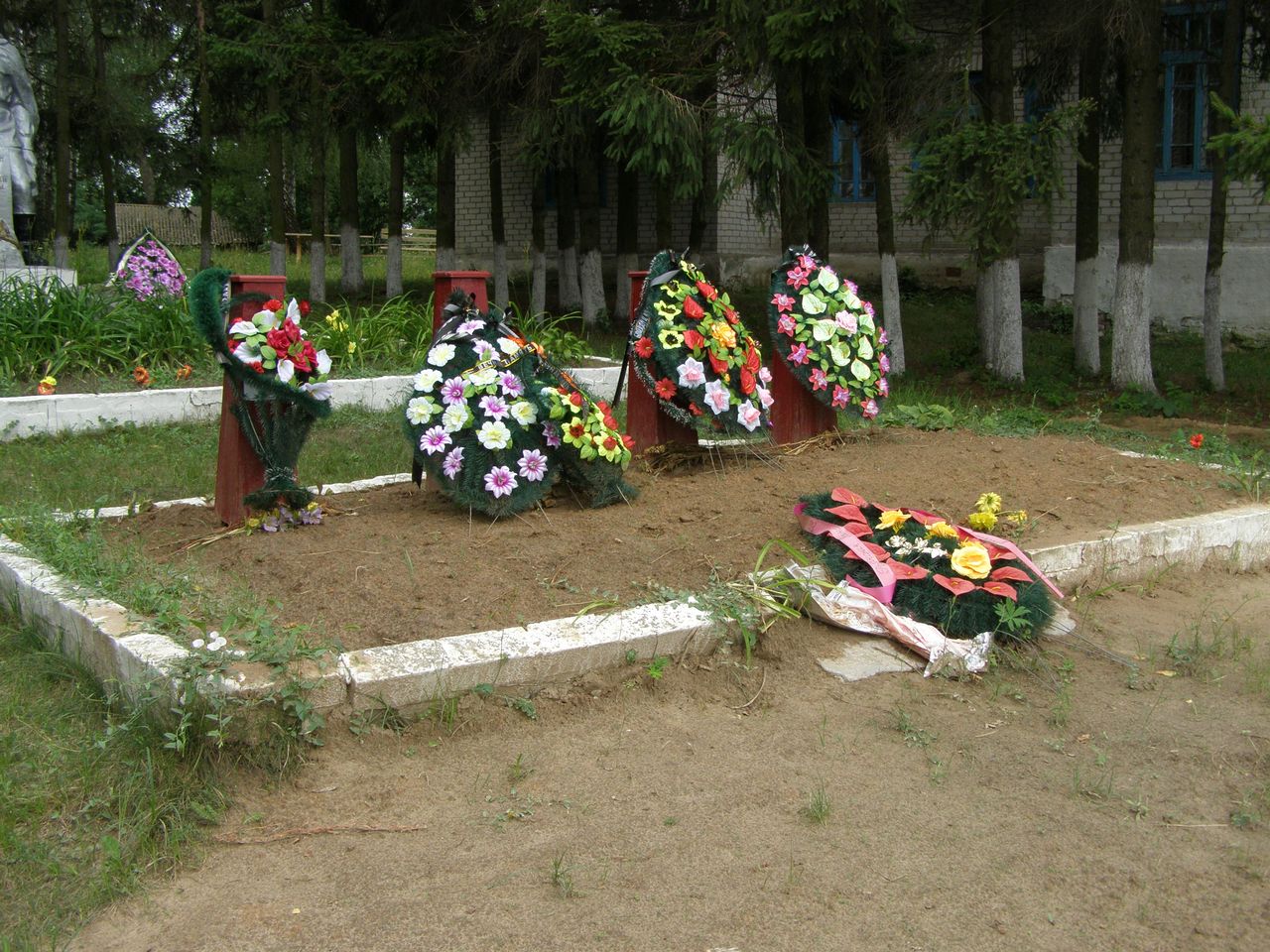 Братская могила в с. Андреевка Черниговского района