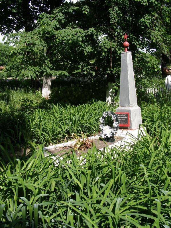 Мемориал в с. Шаповаловка Борзнянского района