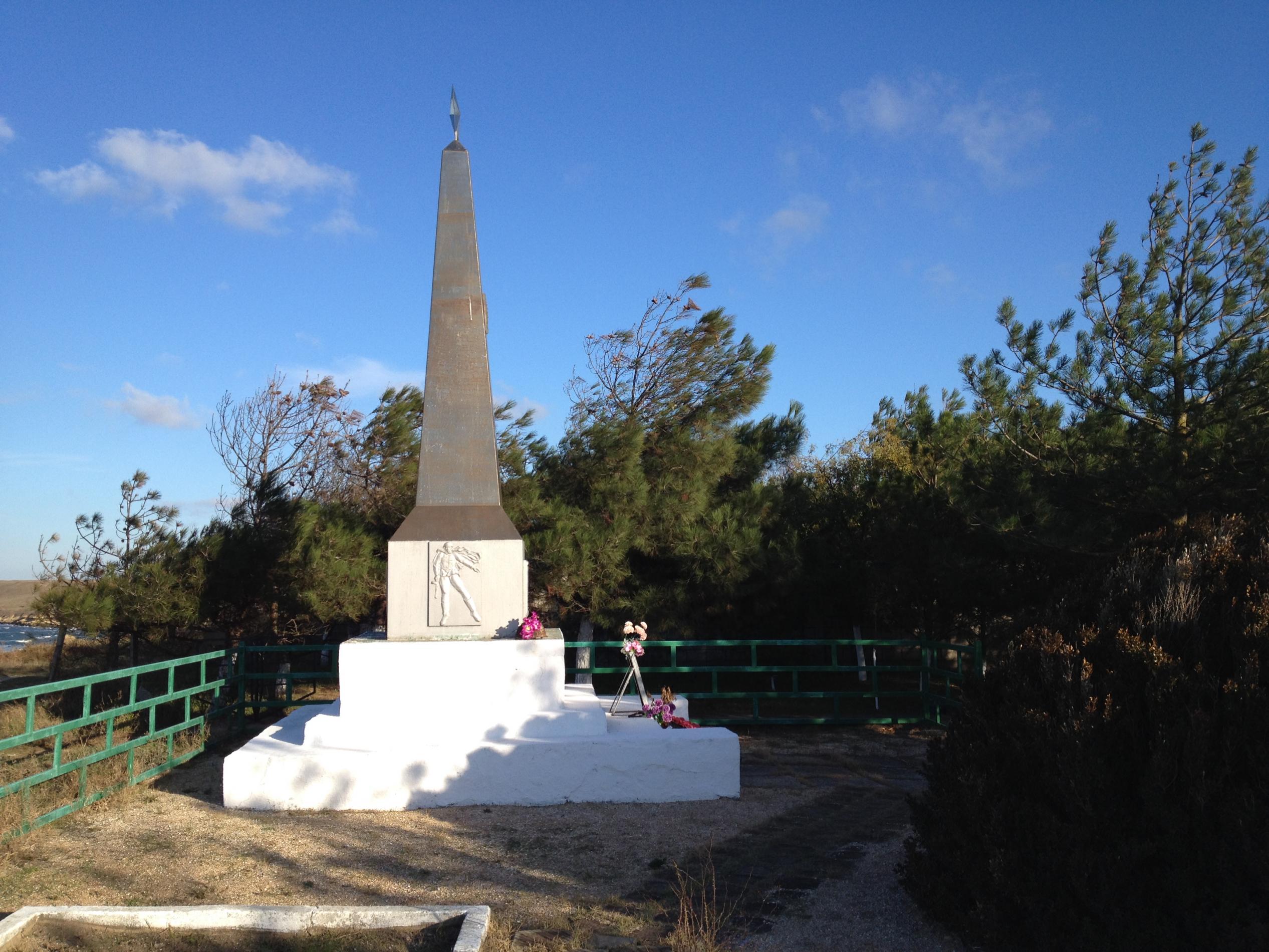 с. Каменское (Ак-Монай), братское воинское захоронение