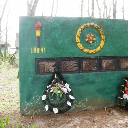Памятник односельчанам в с. Тулиголово Кролевецкого района