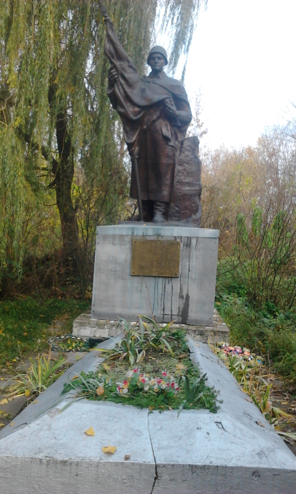 Братская могила в с. Оленовка Борзнянского района