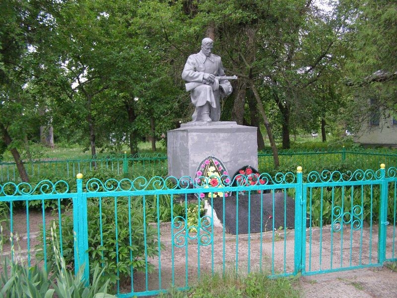 Братская могила в с. Выбли Куликовского района