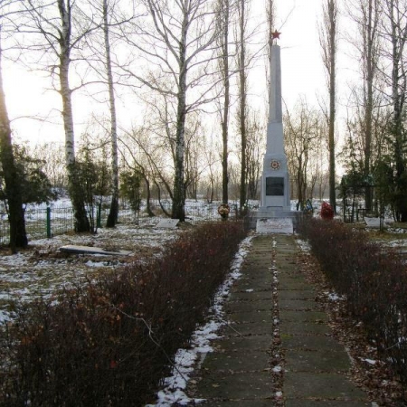 Братские могилы в Конотопском парке г. Нежин