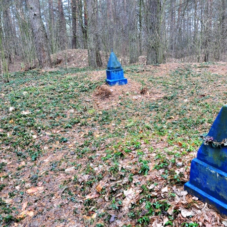 Братские могилы в с. Савинки Корюковского района