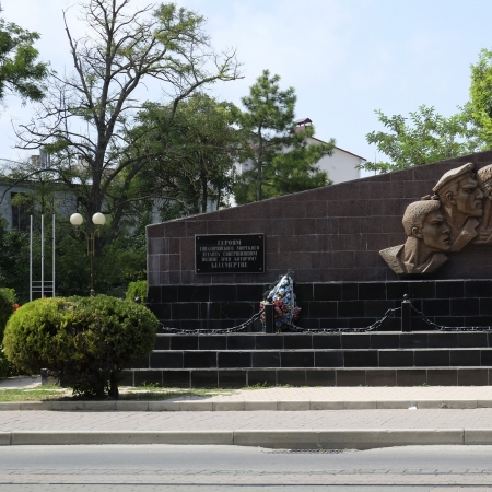 Памятник десанту в центре города