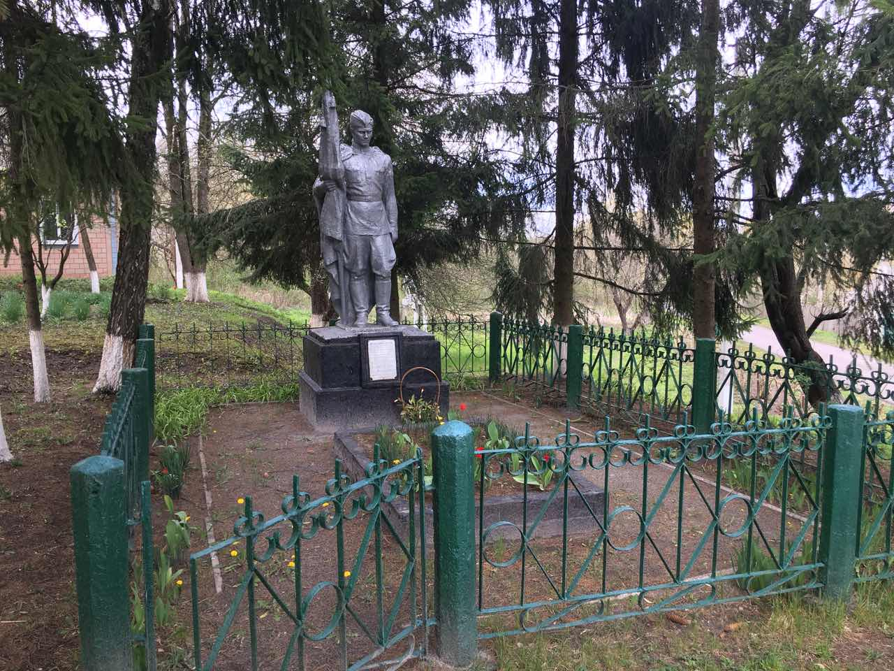 Братская могила в с. Моринцы Корсунь-Шевченковского района