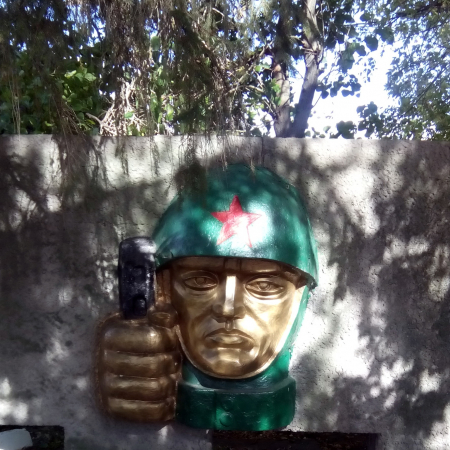 Мемориал  недалеко от почты в с. Тубольцы Черкасского района 